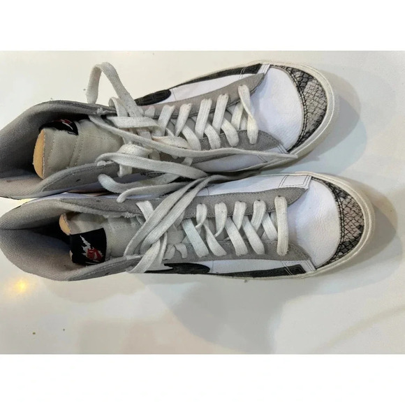 Nike DZ4840-100 Men's White Blazer Mid 'Animal Instinct' Sneaker Size US 10.5 - Picture 8 of 8